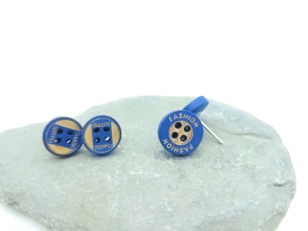 blaue Knopf Ohrstecker Holz Button